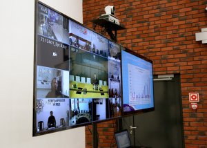 ekran z uczestnikami - Konferencja dziesięciolecie instytutu badawczego CLKP