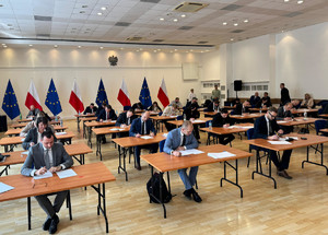 W Sali Konferencyjnej KGP Pegaz odbył się egzamin końcowy dla kandydatów na biegłych policyjnych laboratoriów kryminalistycznych. Biegli pod okiem Zastępcy Dyrektora  Centralnego Laboratorium Kryminalistycznego Policji podinsp. dr Anny Przewor, komisji składającej się z naczelników i doświadczonych funkcjonariuszy.