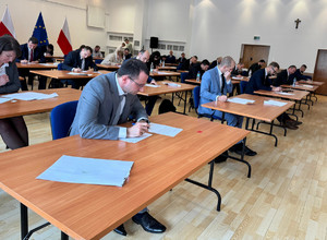 W Sali Konferencyjnej KGP Pegaz odbył się egzamin końcowy dla kandydatów na biegłych policyjnych laboratoriów kryminalistycznych. Biegli pod okiem Zastępcy Dyrektora  Centralnego Laboratorium Kryminalistycznego Policji podinsp. dr Anny Przewor, komisji składającej się z naczelników i doświadczonych funkcjonariuszy.