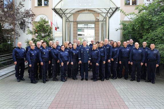 Zdjęcie grupowe uczestników odprawy służbowej