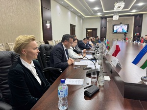 Podinsp. dr Anna Przewor, zastępca dyrektora CLKP siedzi na stanowisku wśród zaproszonych gości podczas  Międzynarodowego Forum Prawnicze „Tashkent Law Spring” które jest jednym z najważniejszych wydarzeń w dziedzinie prawa i kryminalistyki w Azji Środkowe