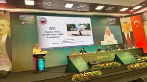 Zdjęcie Agnieszki Łukomańskiej e trakcie prowadzenia prelekcji na 20 Międzynarodowym Kongresie Medycyny Sądowej (International 20th Forensic Medicine Congress) w Turcji