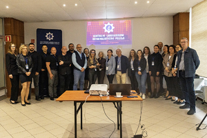 Zdjęcie w trakcie prowadzenia prelekcji na Sympozjum Badań Antroposkopijnych 2025