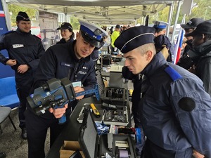 Zdjęcie Polskich policjantów na Dniach Otwartych Krajowej Szkoły Policji w Rouen-Oissel we Francji