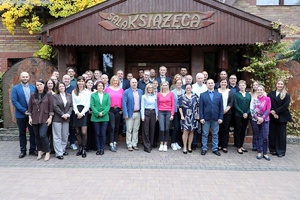 Zdjęcie grupowe członków ze spotkania branżowego dotyczącego funkcjonowania zbiorów danych daktyloskopijnych oraz systemu AFIS/MBIS