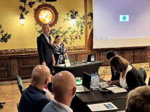 Zdjęcie z prelekcji na spotkaniu branżowego dotyczącego funkcjonowania zbiorów danych daktyloskopijnych oraz systemu AFIS/MBIS