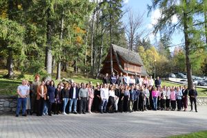 Zdjęcie członków Spotkania branżowego biegłych z zakresu badań chemicznych oraz badań materiałów i urządzeń wybuchowych