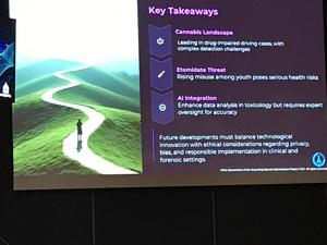 Zdjęcie z prelekcji na spotkaniu menadżerów w Interpolu