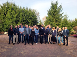 Zdjęcie grupowe członków odprawy służbowej kierownictwa CLKP i wojewódzkich koordynatorów ds. techniki kryminalistycznej