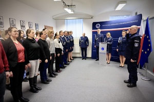 Funkcjonariusz składa ślubowanie