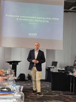 Łukasz Kotoński, Senior Project Coordinator w IOM Polska, koordynujący działania organizacji na rzecz wzmocnienia potencjału instytucjonalnego w zakresie weryfikacji dokumentów.