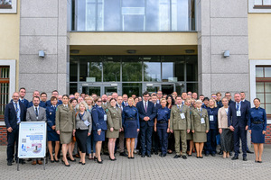 Zdjęcie grupowe wszystkich uczestników konferencji