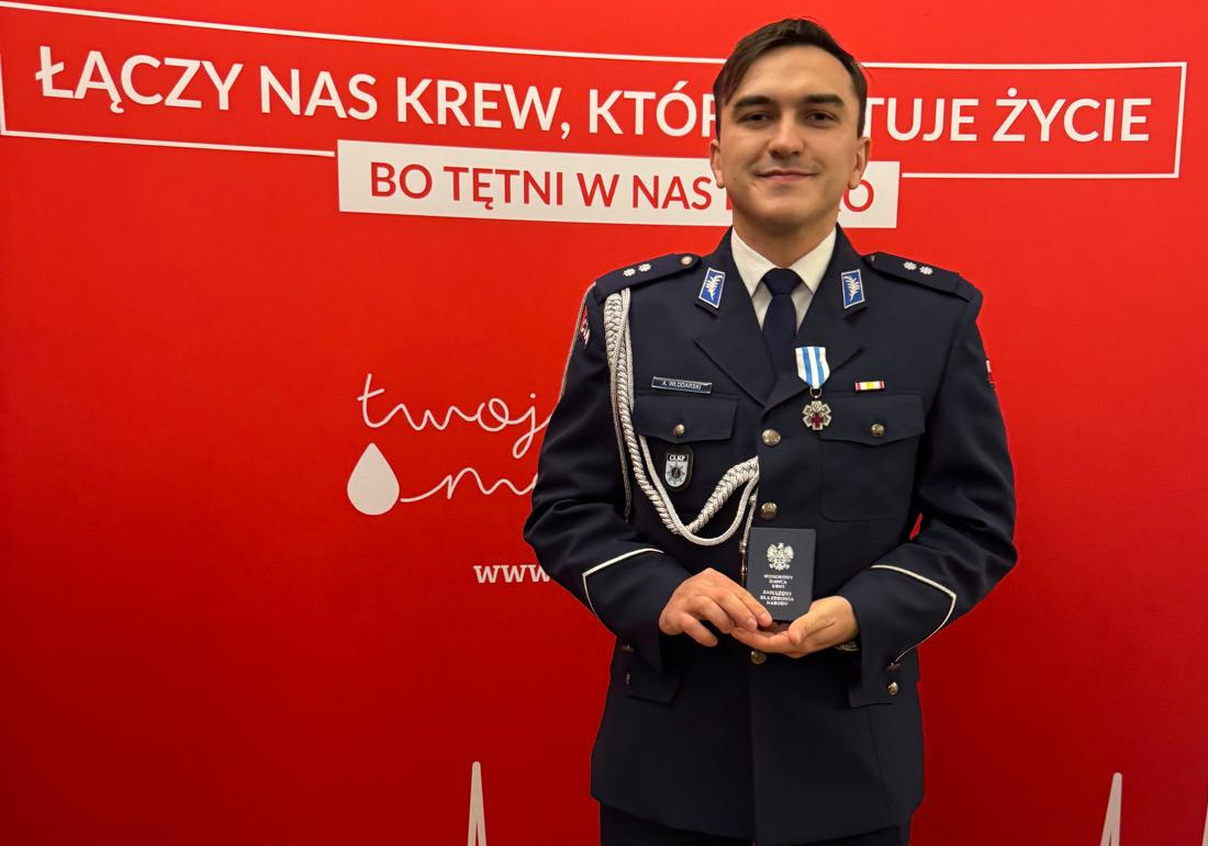 Policjant z CLKP wyróżniony odznaczeniem „Honorowy Dawca Krwi – Zasłużony dla Zdrowia Narodu”